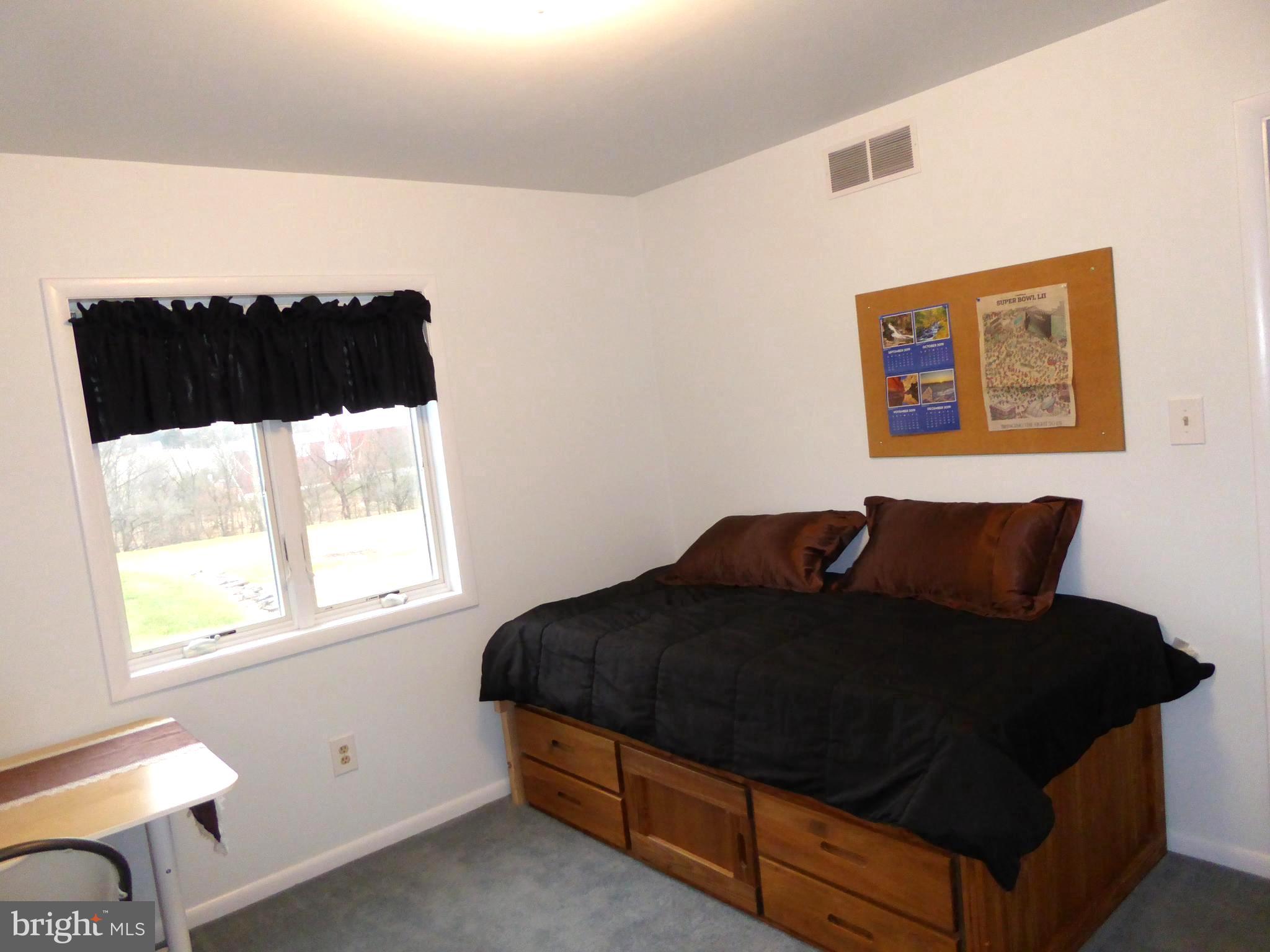719 Mill Road Telford, PA 18969 - Photo 13 of 27 1st Floor Bedroom