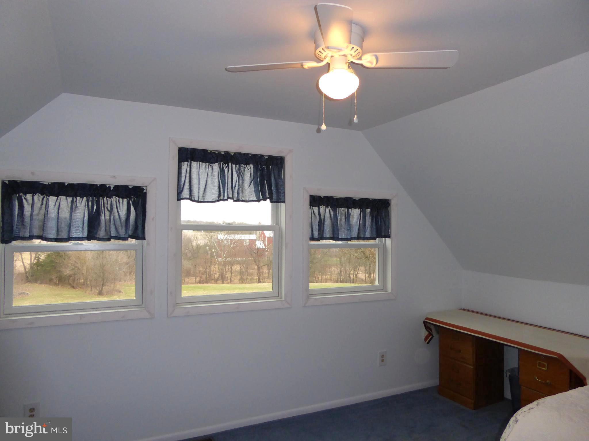 719 Mill Road Telford, PA 18969 - Photo 19 of 27 2nd Floor Bedroom