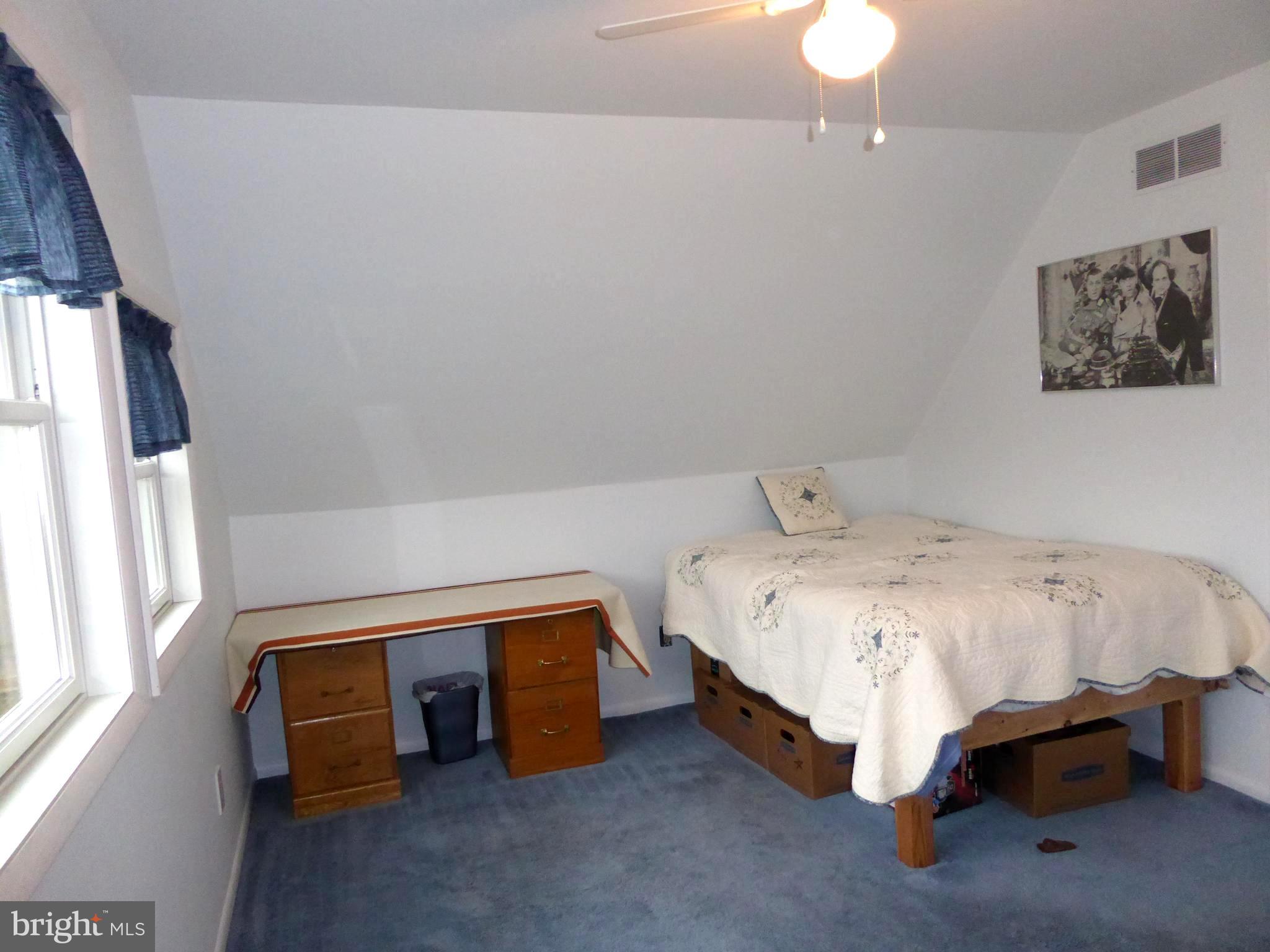 719 Mill Road Telford, PA 18969 - Photo 20 of 27 2nd Floor Bedroom