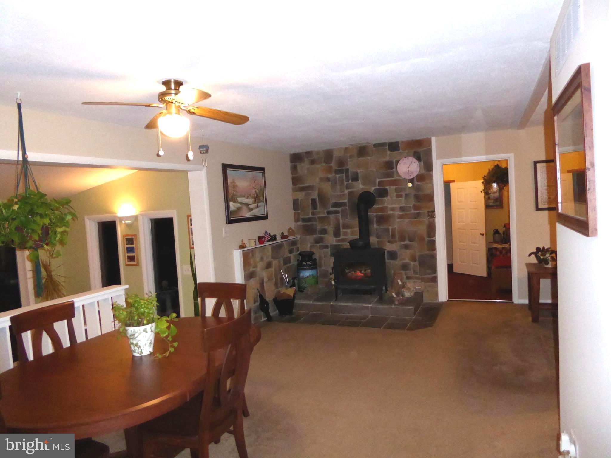 719 Mill Road Telford, PA 18969 - Photo 9 of 27 Dinning Area