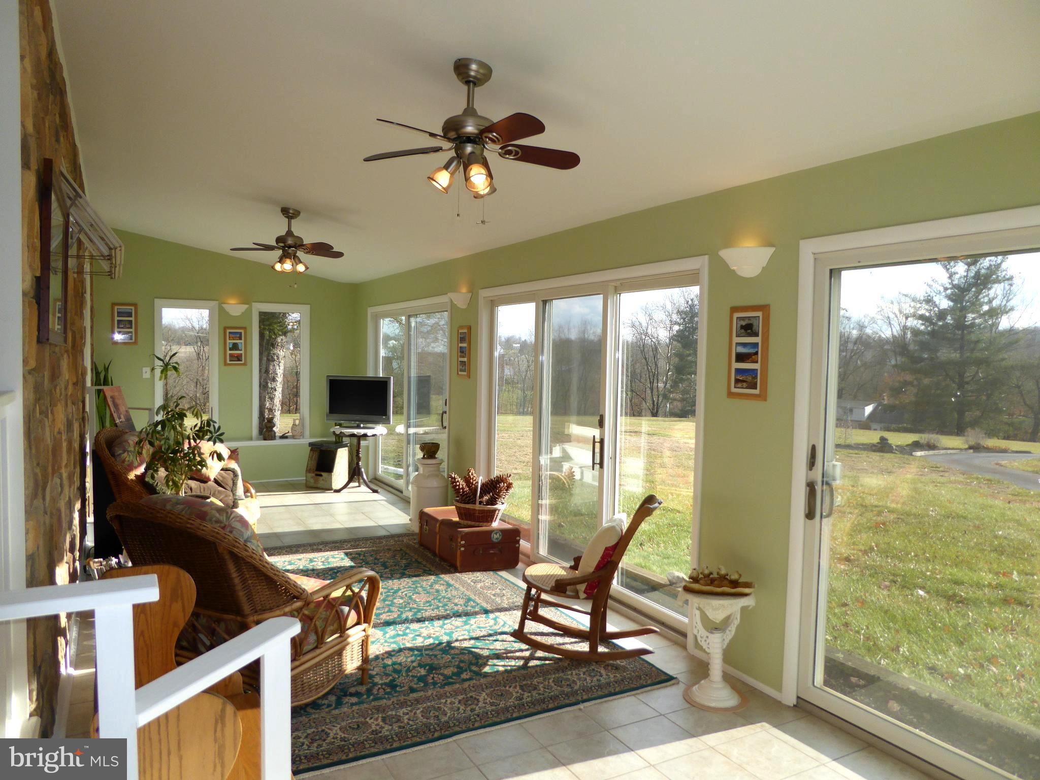 719 Mill Road Telford, PA 18969 - Photo 10 of 27 Sun Room