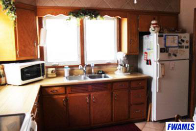 513 North Broadway Street Butler, IN 46721 - Photo 9 of 16