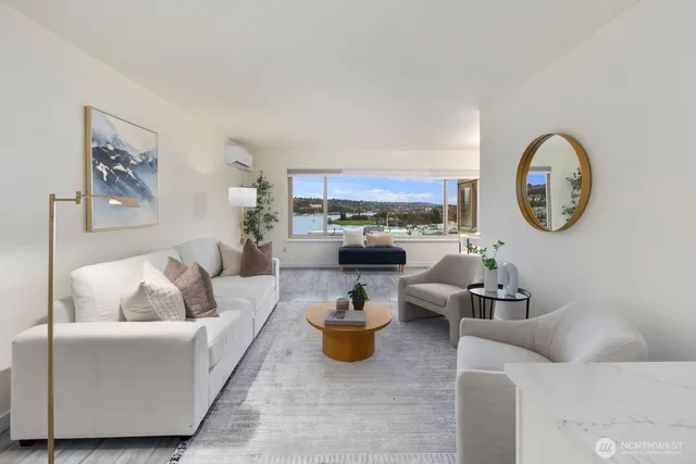 $395,000 | 2703 Boylston Avenue East, Unit 302, Seattle, WA 98102