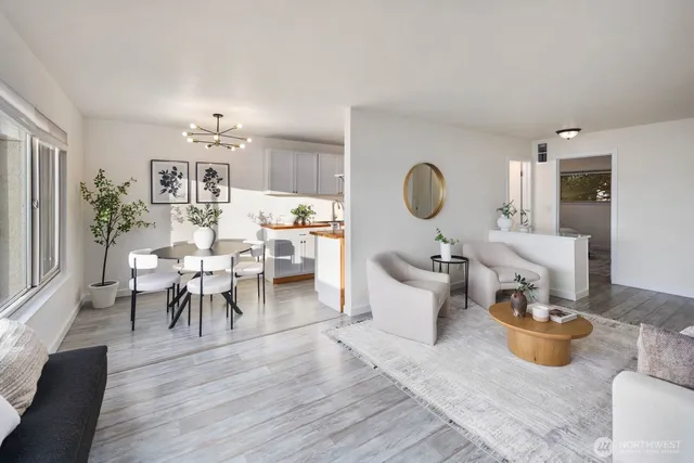 $395,000 | 2703 Boylston Avenue East, Unit 302, Seattle, WA 98102