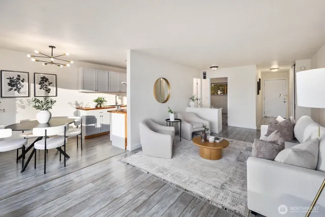 $395,000 | 2703 Boylston Avenue East, Unit 302, Seattle, WA 98102