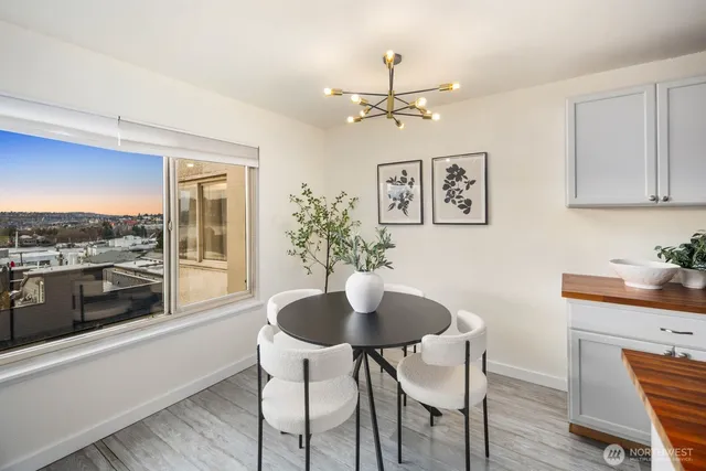 $395,000 | 2703 Boylston Avenue East, Unit 302, Seattle, WA 98102