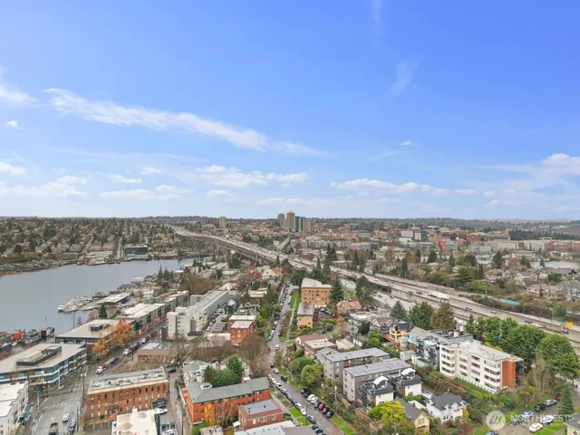 $395,000 | 2703 Boylston Avenue East, Unit 302, Seattle, WA 98102