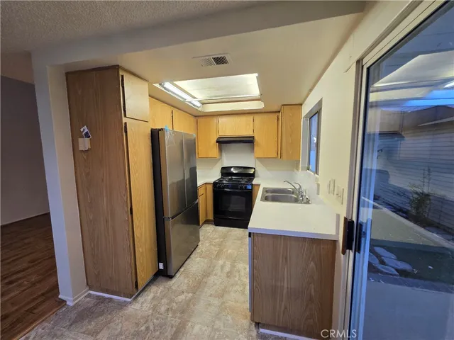 $500,000 | 14515 Woodland Drive, Unit 10, Fontana, CA 92337