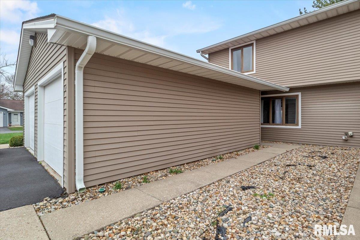 4 Brookside Place, Unit 4 Springfield, IL 62704 - Photo 1 of 27 Gallery Image 1
