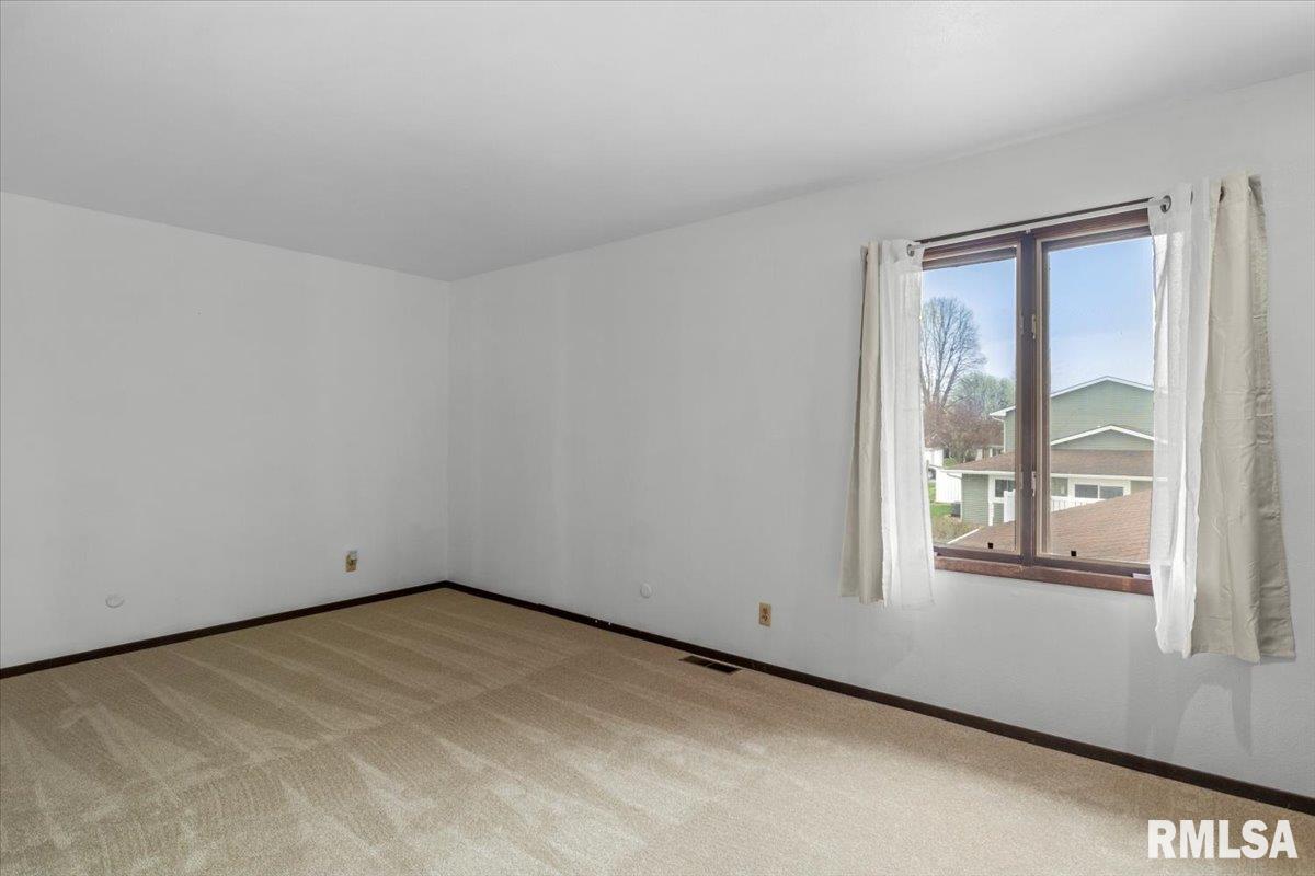 4 Brookside Place, Unit 4 Springfield, IL 62704 - Photo 14 of 27 Gallery Image 14