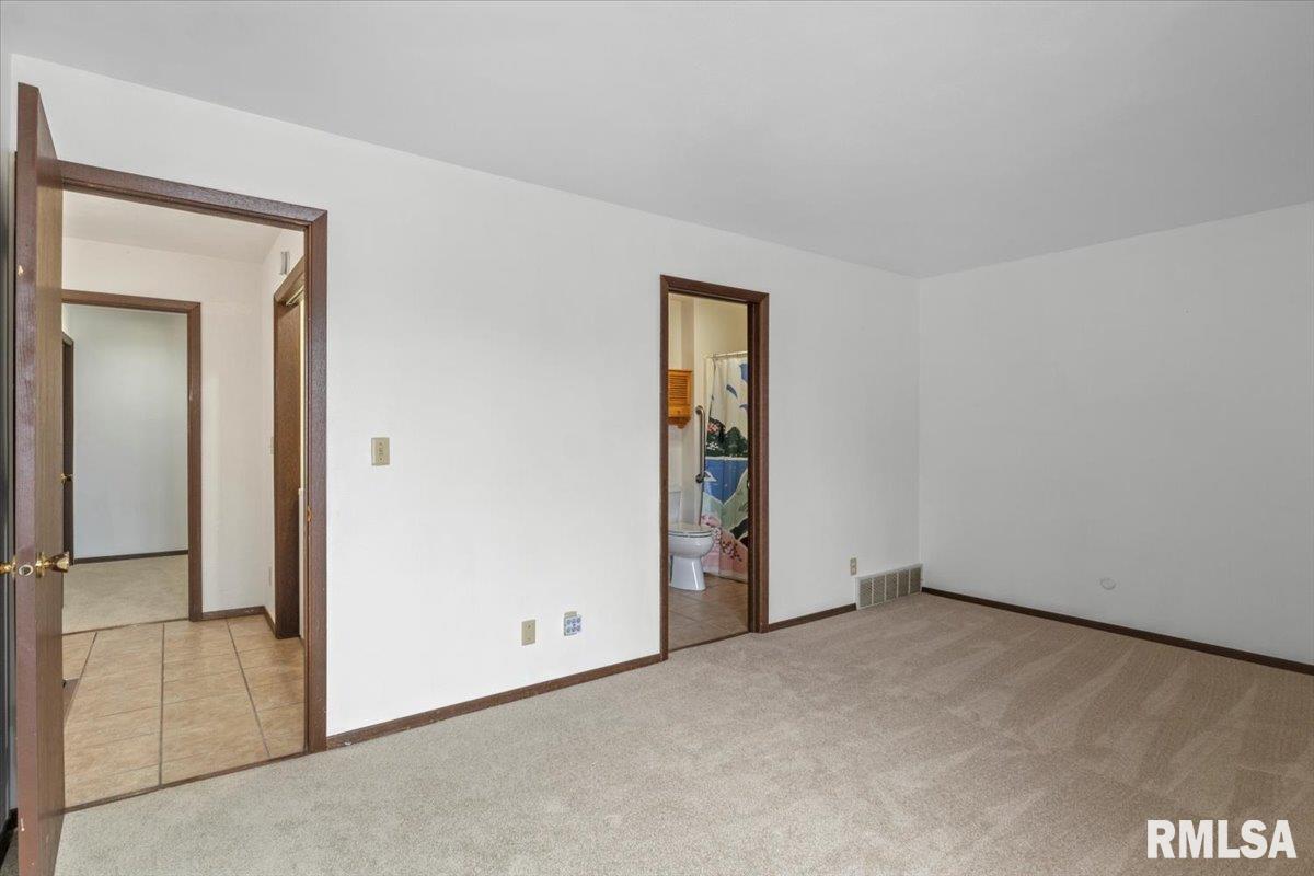 4 Brookside Place, Unit 4 Springfield, IL 62704 - Photo 16 of 27 Gallery Image 16