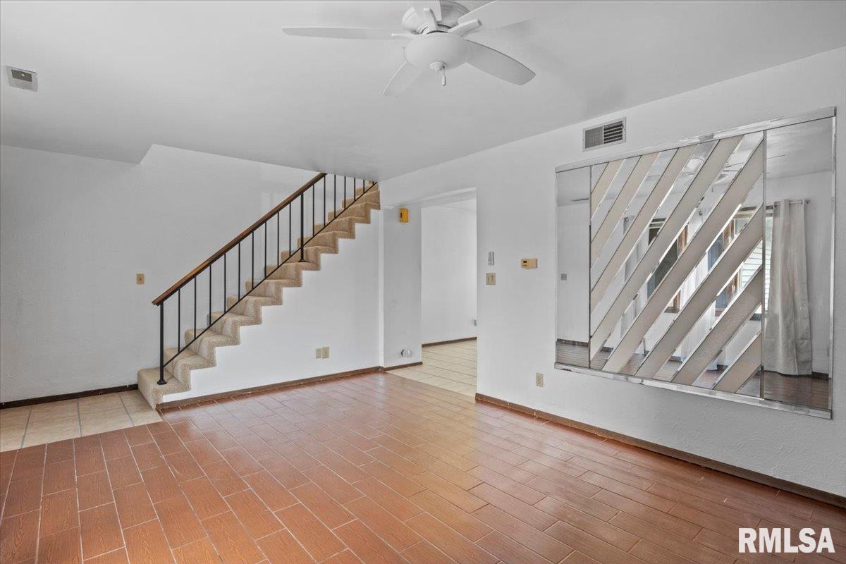 4 Brookside Place, Unit 4 Springfield, IL 62704 - Photo 4 of 27 Gallery Image 4