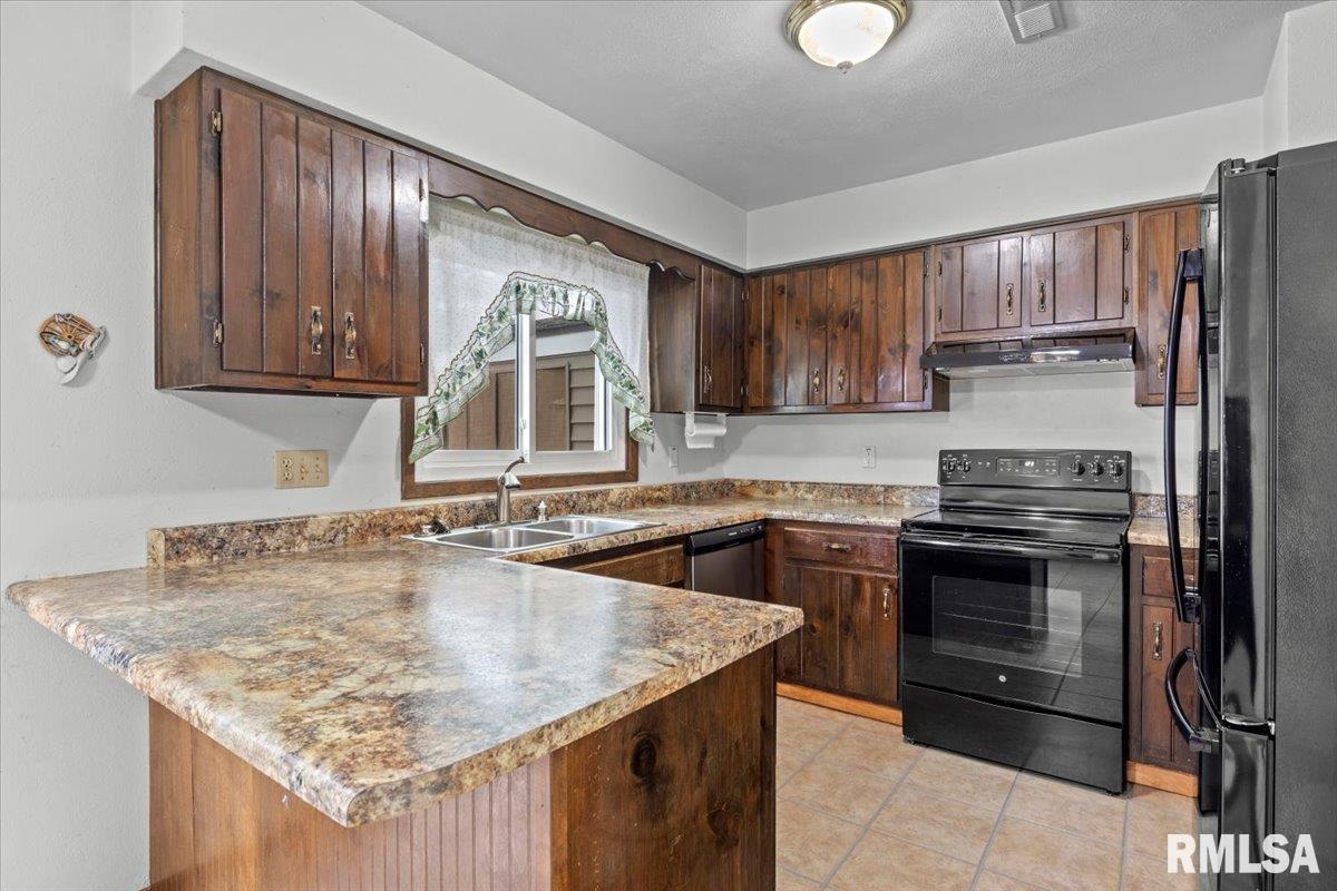 4 Brookside Place, Unit 4 Springfield, IL 62704 - Photo 5 of 27 Gallery Image 5