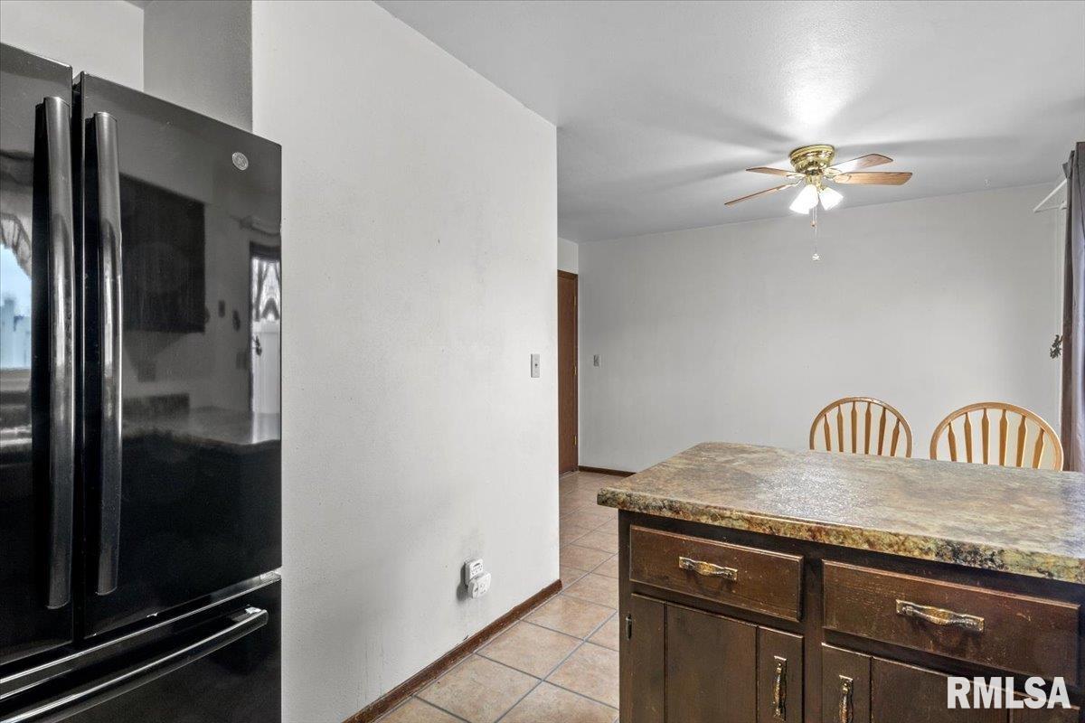 4 Brookside Place, Unit 4 Springfield, IL 62704 - Photo 8 of 27 Gallery Image 8