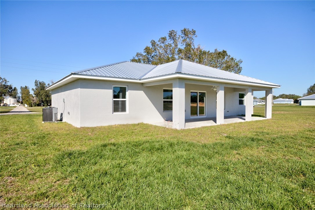 2104 Flower Terrace Sebring, FL 33875 - Photo 4 of 42