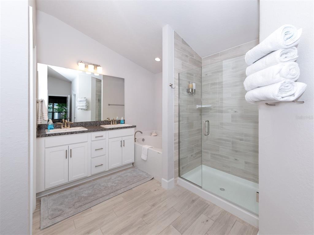 886 Euclid Road Venice, FL 34293 - Photo 5 of 73