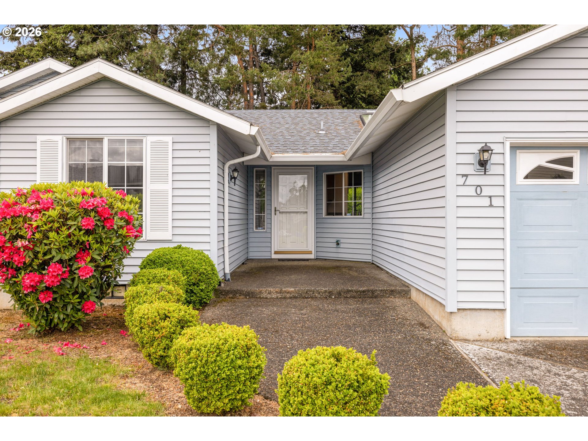701 Southwest Linneman Court Gresham, OR 97030 - Photo 3 of 28