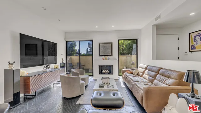 $1,849,000 | 2392 Century Hill, Los Angeles, CA 90067