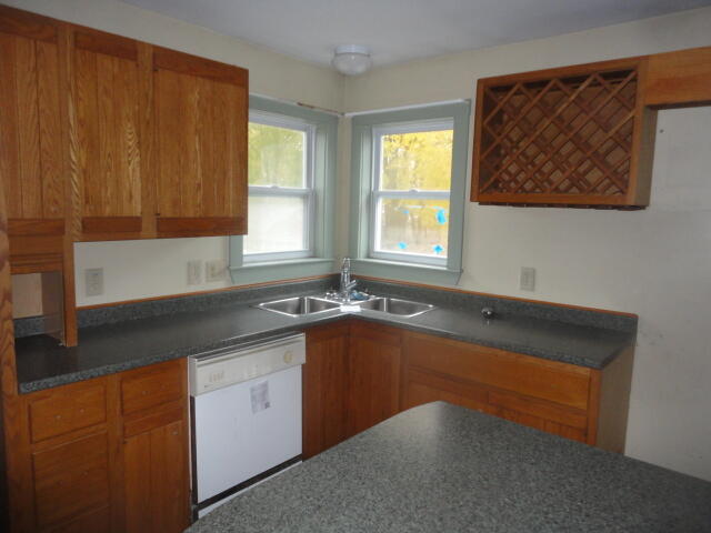 6 Proulx Court Springvale, ME 04083 - Photo 4 of 32 2