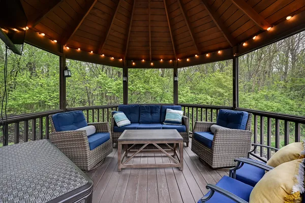 $1,295,000 | 1801 Kelly Court, Darien, IL 60561