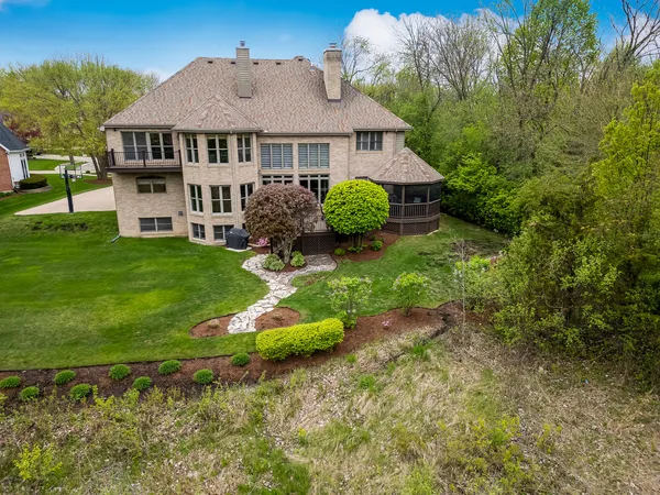 $1,295,000 | 1801 Kelly Court, Darien, IL 60561