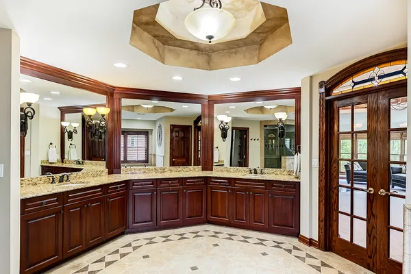 $1,295,000 | 1801 Kelly Court, Darien, IL 60561