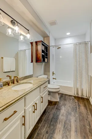 $1,295,000 | 1801 Kelly Court, Darien, IL 60561
