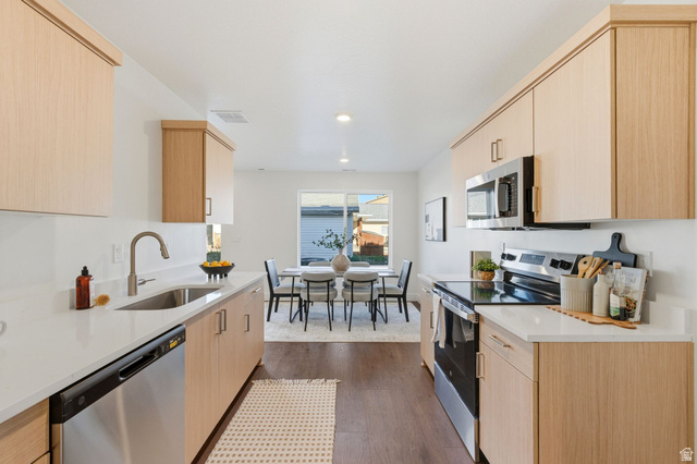 1615 North Angel Street, Unit E Layton, UT 84041 - Photo 9 of 42 Staged photos are of 2 bedroom unit. Colors may vary.