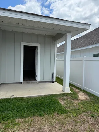 $2,295 | 210 Lyla Lane, Crestview, FL 32539