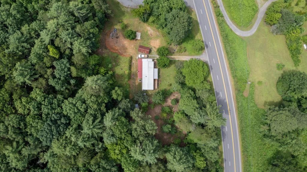 9503 Tails Creek Road Ellijay, GA 30540 - Photo 28 of 30 an aerial view of a garden