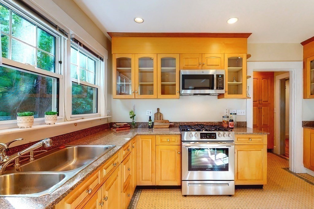 115 University Road, Unit 2 Brookline, MA 02445 - Photo 8 of 22