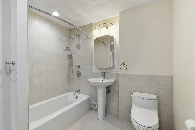 $3,350 | 17 Parker Street, Unit B, Malden, MA 02148