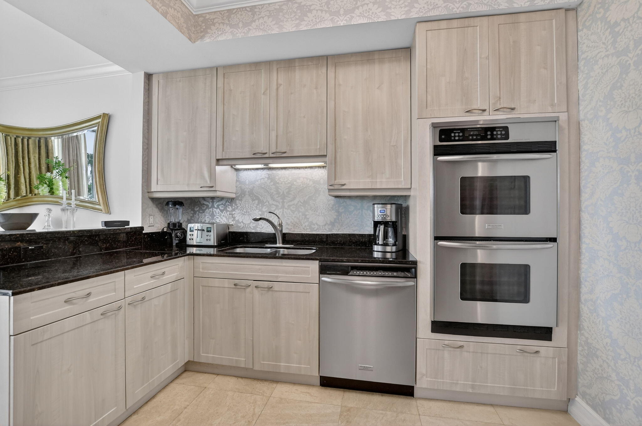 550 Southeast Mizner Boulevard, Unit B307 Boca Raton, FL 33432 - Photo 21 of 82 20-web-or-mls-DSC_5537