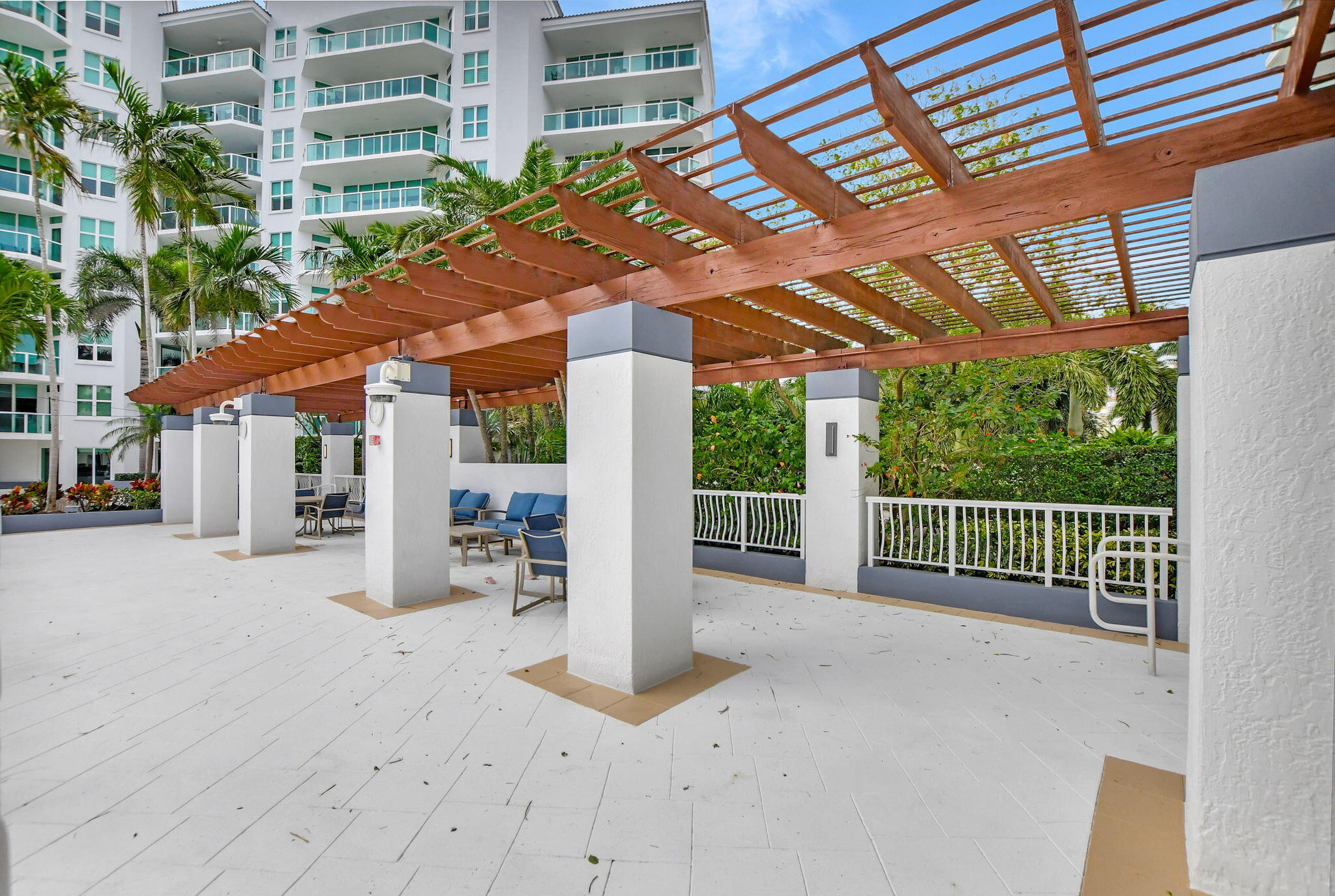 550 Southeast Mizner Boulevard, Unit B307 Boca Raton, FL 33432 - Photo 81 of 82 80-web-or-mls-66_dsc_1316