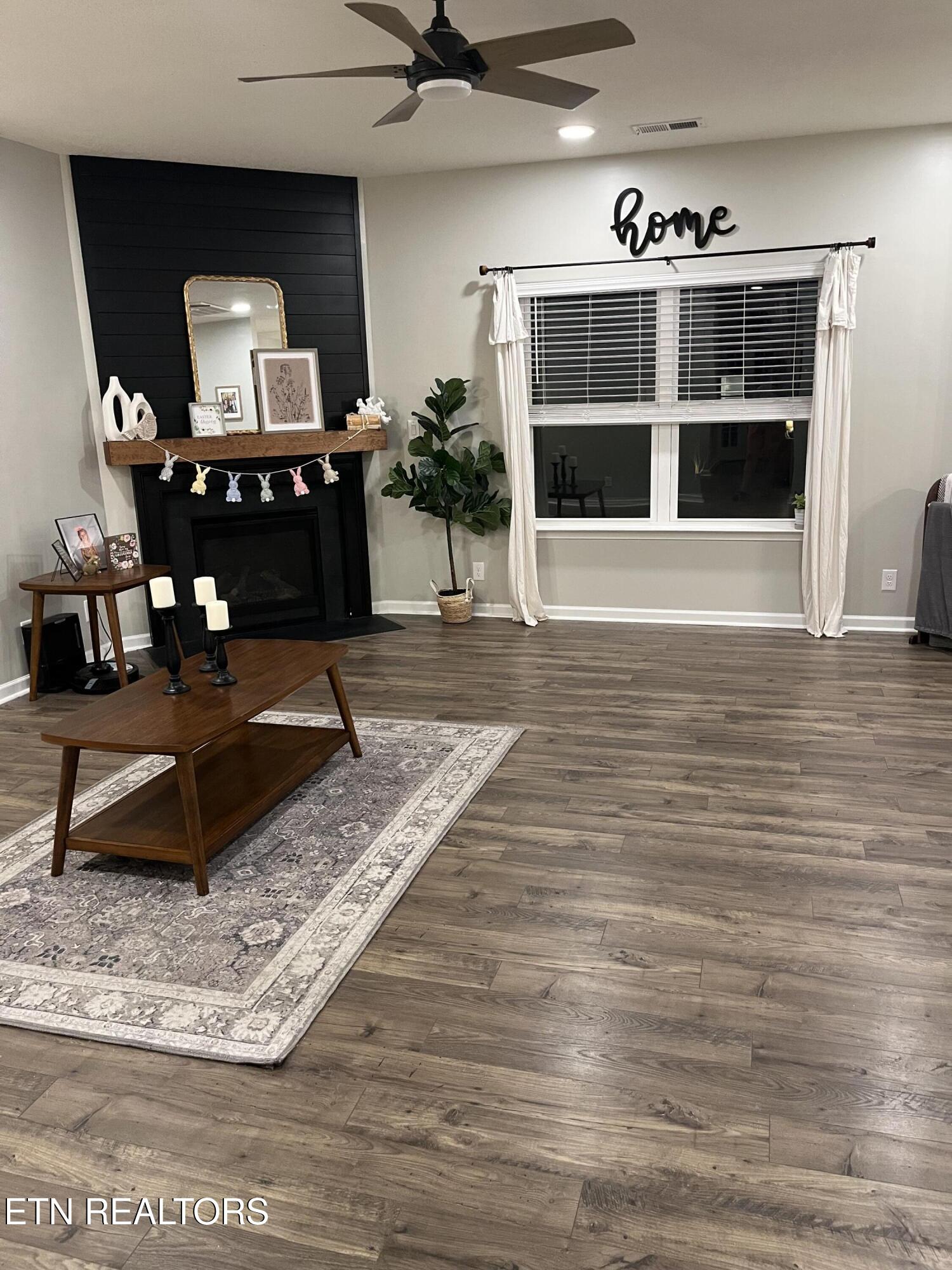 1177 Raccoon Lane Piney Flats, TN 37686 - Photo 7 of 33 IMG_5333