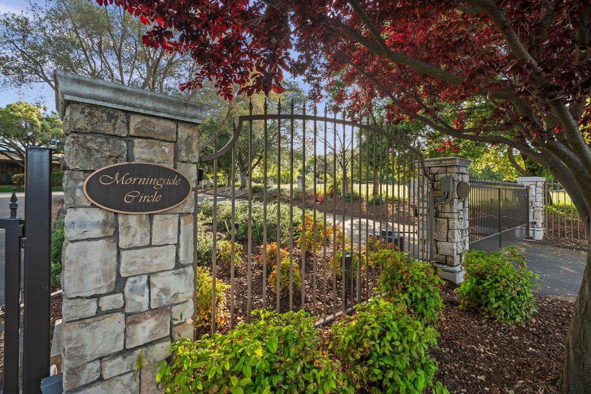 639 Morningside Road Los Altos, CA 94022 - Photo 34 of 42 a view of a pathway of a building