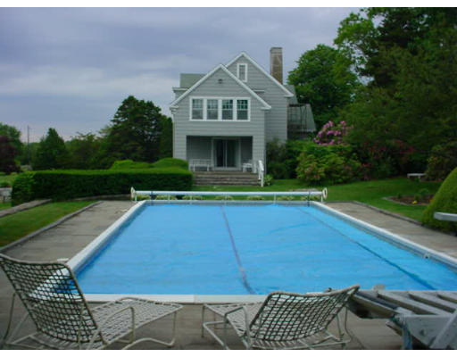 33 Links Road Gloucester, MA 01930 - Photo 9 of 9 a front view of a house with garden