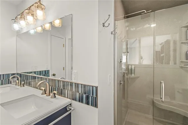 $335,000 | 201 Johnson Circle, Carrollton, MO 64633