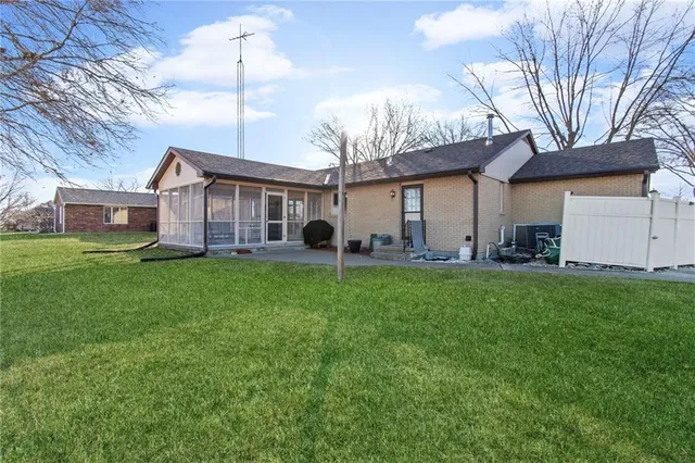 $335,000 | 201 Johnson Circle, Carrollton, MO 64633