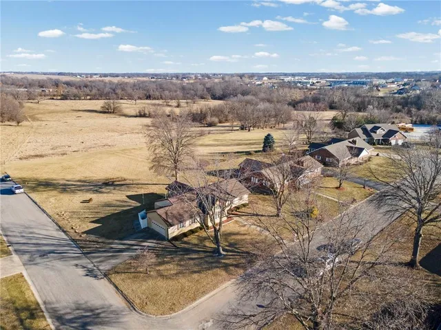 $335,000 | 201 Johnson Circle, Carrollton, MO 64633