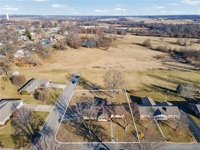 $335,000 | 201 Johnson Circle, Carrollton, MO 64633