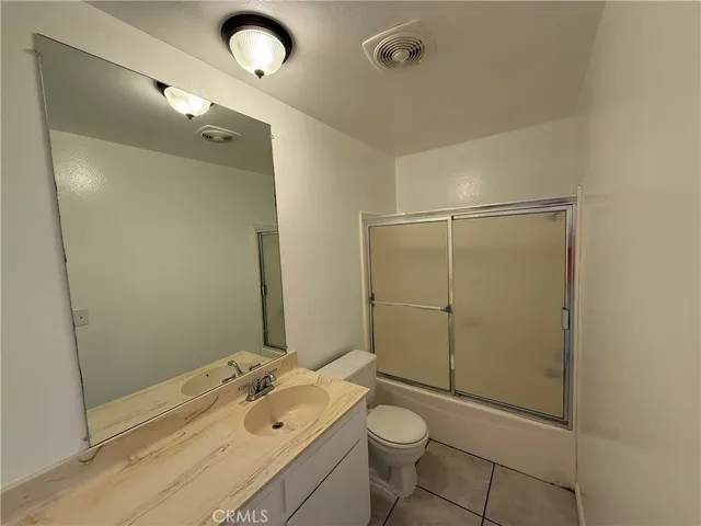 $290,000 | 2890 East Artesia Boulevard, Unit 36, Long Beach, CA 90805