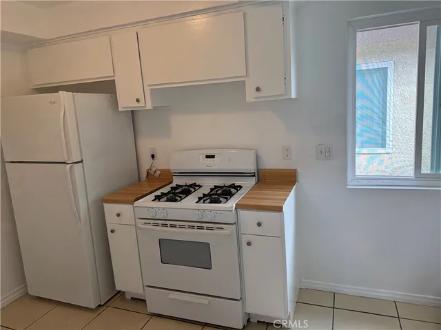 $290,000 | 2890 East Artesia Boulevard, Unit 36, Long Beach, CA 90805