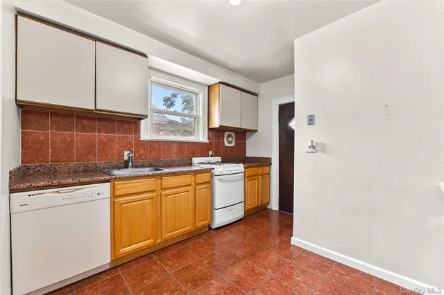 $1,249,000 | 83-43 261st Street | Floral Park