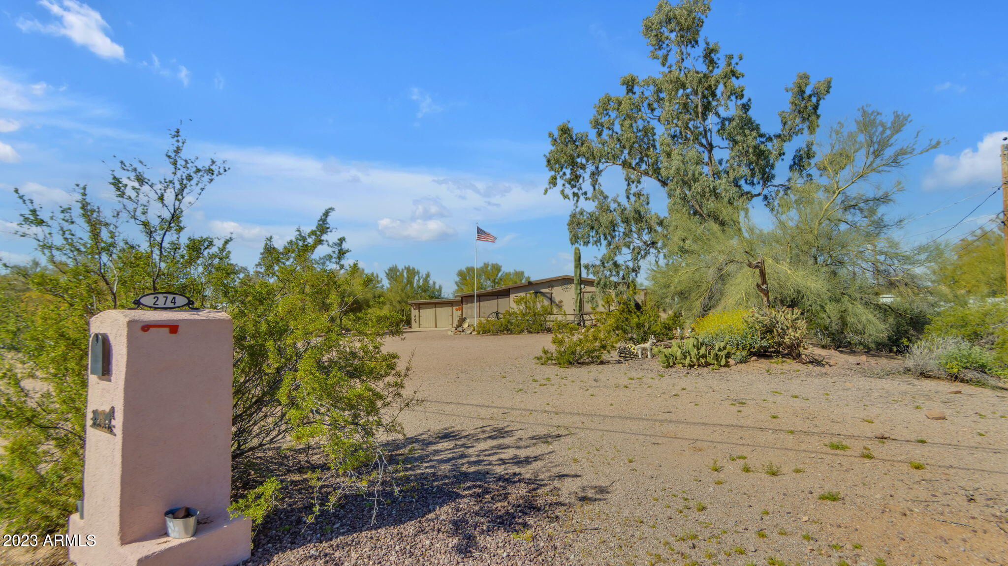 274 South Belaire Road Apache Junction, AZ 85119 - Photo 4 of 47 Set Back Far from the Road