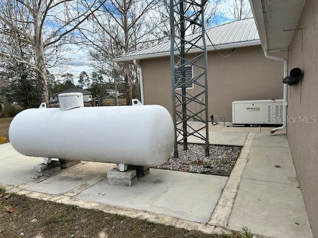 17403 Southwest 27 Ct Road Ocala, FL 34473 - Photo 7 of 47 a view of a backyard