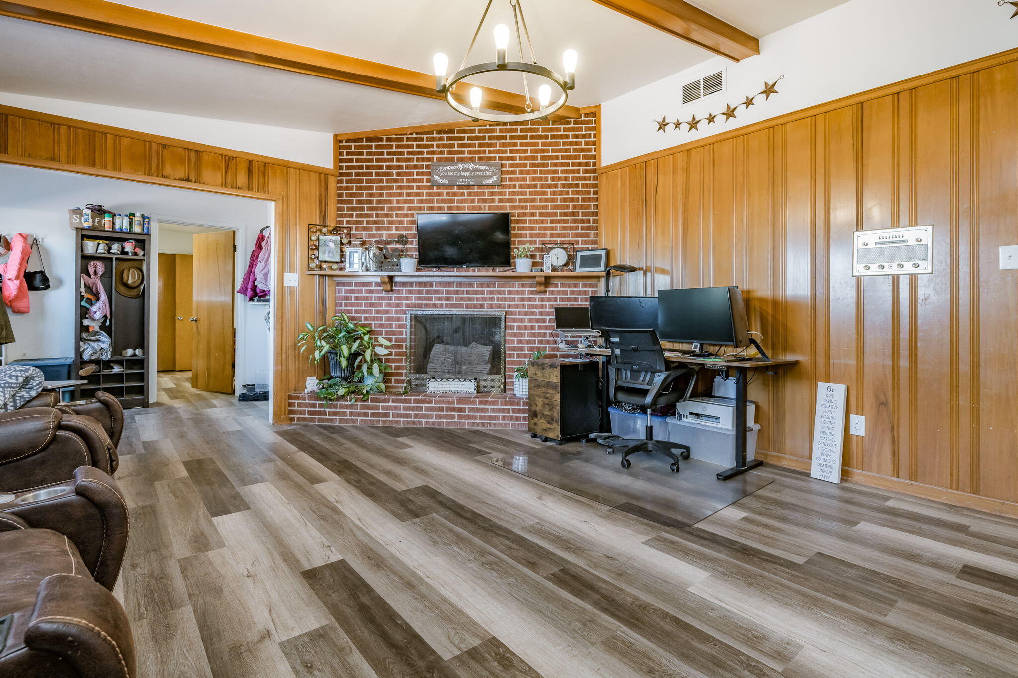 1723 County Road 9 Tulia, TX 79088 - Photo 7 of 32 a view of a livingroom with furniture and a window