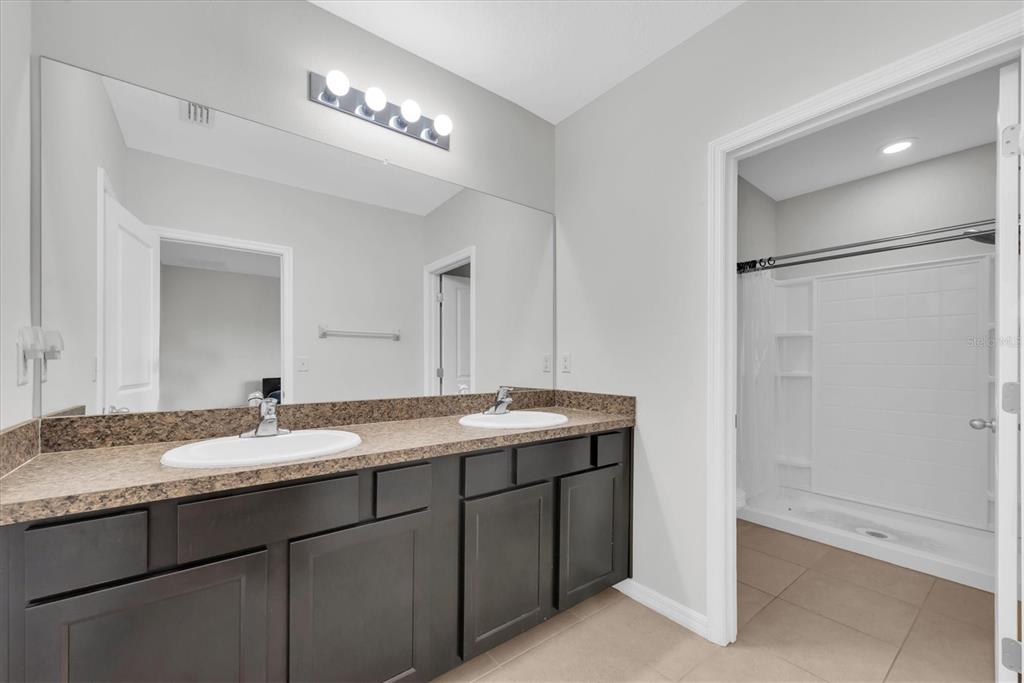 8879 Indigo Trail Loop Riverview, FL 33578 - Photo 32 of 47