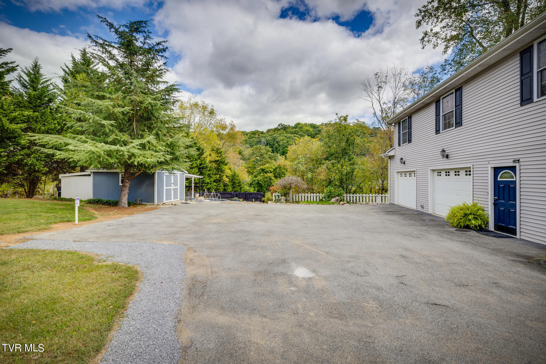 2953 Cliffside Road Kingsport, TN 37664 - Photo 77 of 89 079