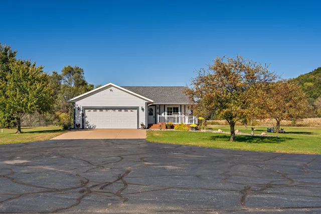 $549,900 | N7829 Bluffview Court, Holland, WI 54636